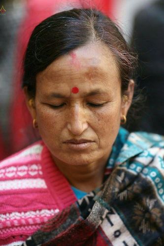 ภาพ No.19820:พิธีตัดปอยผมและแห่นาคธรรมทายาทในโครงการบรรพชาสามเณรเนปาล 150 รูป