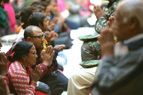 ภาพ No.19823:พิธีตัดปอยผมและแห่นาคธรรมทายาทในโครงการบรรพชาสามเณรเนปาล 150 รูป