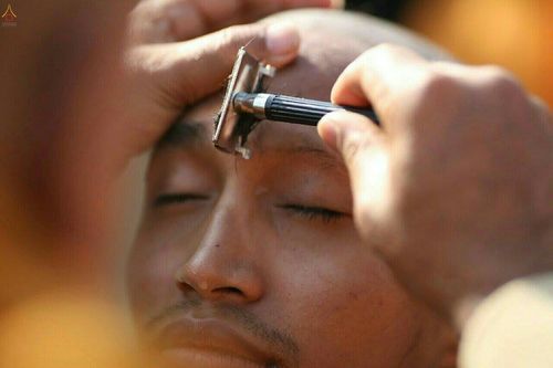 ภาพ No.19832:พิธีตัดปอยผมและแห่นาคธรรมทายาทในโครงการบรรพชาสามเณรเนปาล 150 รูป