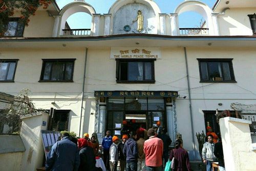 ภาพ No.19827:พิธีตัดปอยผมและแห่นาคธรรมทายาทในโครงการบรรพชาสามเณรเนปาล 150 รูป