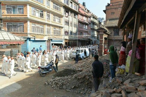 ภาพ No.19849:พิธีตัดปอยผมและแห่นาคธรรมทายาทในโครงการบรรพชาสามเณรเนปาล 150 รูป