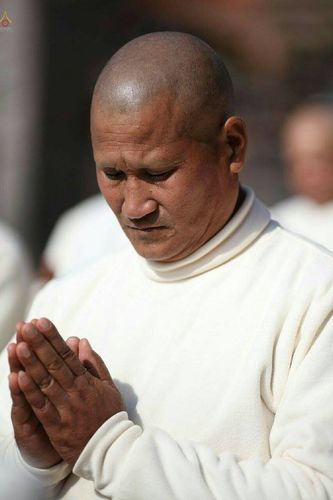 ภาพ No.19865:พิธีตัดปอยผมและแห่นาคธรรมทายาทในโครงการบรรพชาสามเณรเนปาล 150 รูป