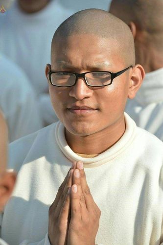 ภาพ No.19879:พิธีตัดปอยผมและแห่นาคธรรมทายาทในโครงการบรรพชาสามเณรเนปาล 150 รูป