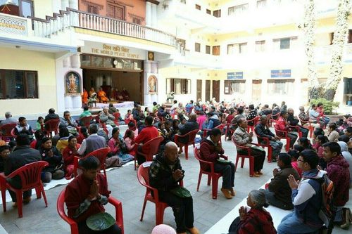 ภาพ No.19881:พิธีตัดปอยผมและแห่นาคธรรมทายาทในโครงการบรรพชาสามเณรเนปาล 150 รูป