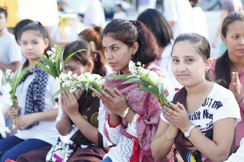 ภาพ No.19643:ประมวลภาพตักบาตรพระ 1,199 รูป ณ ถนนชายหาดพัทยากลาง