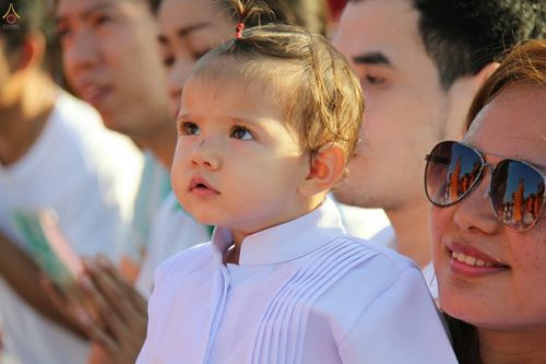 ภาพ No.19661:ประมวลภาพตักบาตรพระ 1,199 รูป ณ ถนนชายหาดพัทยากลาง