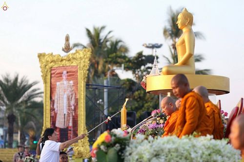 ภาพ No.19679:ประมวลภาพตักบาตรพระ 1,199 รูป ณ ถนนชายหาดพัทยากลาง