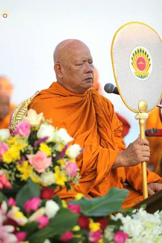 ภาพ No.19683:ประมวลภาพตักบาตรพระ 1,199 รูป ณ ถนนชายหาดพัทยากลาง