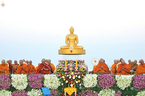 ภาพ No.19684:ประมวลภาพตักบาตรพระ 1,199 รูป ณ ถนนชายหาดพัทยากลาง