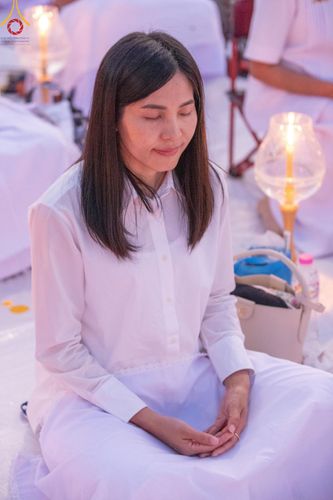 ภาพ No.192742:พิธีจุดประทีปถวายเป็นพุทธบูชา และบูชาธรรมมหาปูชนียาจารย์ ณ อนุสรณ์สถานคลองบางนางแท่น อ.สามพราน จ.นครปฐม ในโครงการธรรมยาตรา กตัญญูบูชา มหาปูชนียาจารย์ พระมงคลเทพมุนี(สด จนฺทสโร) พระผู้ปราบมาร อนุสรณ์สถาน 7 แห่ง ปีที่ 13 วันที่ 10 มกราคม พ.ศ. 2568