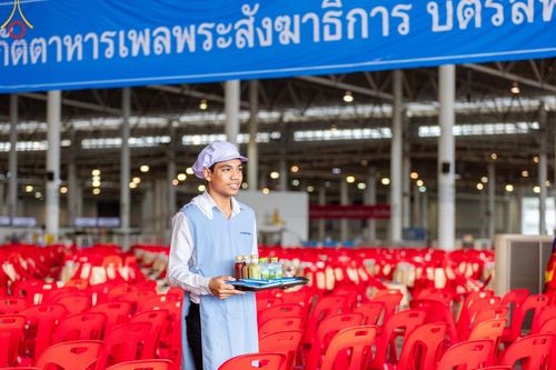 ภาพ No.58925:V.40 ภัตตาหารพระหมื่นวัด เราจัดให้ การปฏิบัติงานของเจ้าหน้าที่และอาสาสมัคร เพื่อรับบุญในการถวายภัตตาหาร แด่คณะสงฆ์ 10,000 กว่าวัดทั่วประเทศ ที่มาร่วมงานวันคุ้มครองโลก จันทร์ที่ 22 เมษายน พ.ศ. 2567 ณ วัดพระธรรมกาย