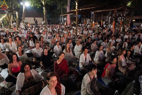 ภาพ No.156487:วัดพุทธบาหลีและวัดพระธรรมกาย จัดปฏิบัติธรรมนานาชาติ 1,151 คนจาก 78 ประเทศ ใน "วันสันติภาพสากล" ณ บาหลี อินโดนีเซีย วันเสาร์ที่ 21 กันยายน พ.ศ. 2567 เวลา 16.00-21.00 น. ณ พิพิธภัณฑ์ ARMA เมืองอูบุด จังหวัดบาหลี ประเทศอินโดนีเซีย