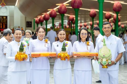 ภาพ No.227468:วันเสาร์ที่ 31 พฤษภาคม พ.ศ. 2568 พิธีเวียนประทักษิณรอบพระอุโบสถ ในพิธีอุปสมบท สามเณรเตรียม DCI รุ่นที่ 22 ณ อุโบสถพระไตรปิฎก วัดพระธรรมกาย