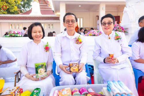 ภาพ No.197745:พิธีตักบาตรพระธรรมยาตรา ณ อนุสรณ์สถานลำดับที่ 4 สถานที่เกิดด้วยกายธรรม วัดโบสถ์(บน) ต.บางคูเวียง จ.นนทบุรี ในโครงการธรรมยาตรา กตัญญูบูชา มหาปูชนียาจารย์ พระมงคลเทพมุนี(สด จนฺทสโร) พระผู้ปราบมาร อนุสรณ์สถาน 7 แห่ง ปีที่ 13 วันที่ 19 มกราคม พ.ศ. 2568