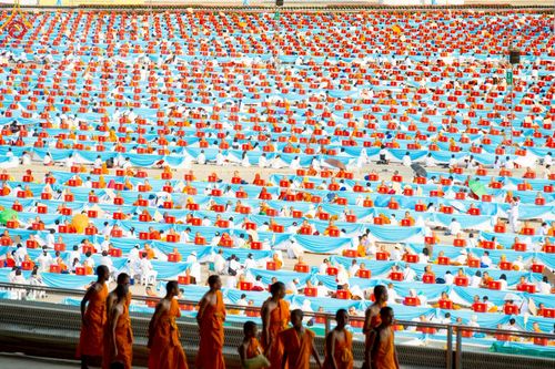 ภาพ No.221666:วันอังคารที่ 22 เมษายน พ.ศ. 2568 ภาพพิธีถวายมหาสังฆทานคณะสงฆ์ 40,000 กว่าวัดทั่วประเทศ เนื่องในวันคุ้มครองโลก ชุดที่ 2 (ปลื้มให้สมการรอคอย) ณ ลานธรรมพระมหาธรรมกายเจดีย์ วัดพระธรรมกาย