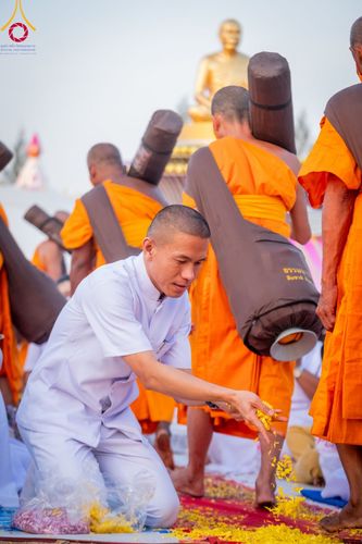 ภาพ No.107967:พิธีต้อนรับพระธรรมยาตรา ในโครงการธรรมยาตรากตัญญูบูชา มหาปูชนียาจารย์ พระมงคลเทพมุนี(สด จนฺทสโร) พระผู้ปราบมาร อนุสรณ์สถาน 7 แห่ง ปีที่ 12 วันที่ 7 มกราคม พ.ศ. 2567 ณ อนุสรณ์สถานคลองบางนางแท่น  อ.สามพราน จ.นครปฐม