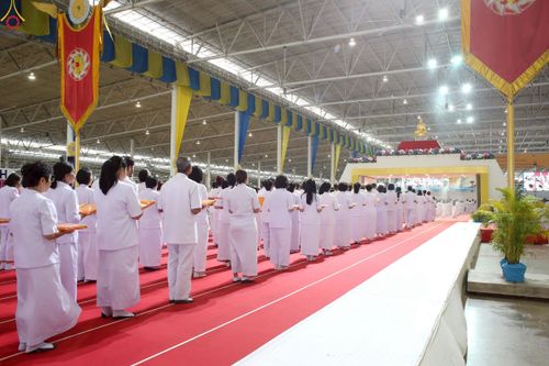 ภาพ No.240800:วันพุธที่ 27 สิงหาคม พ.ศ. 2568 พิธีทอดผ้าป่าเพื่อสร้างอาคาร  82 ปี หลวงพ่อธัมมชโย สมทบกฐินวัดพระธรรมกาย และกฐิน 30,000 วัดทั่วประเทศ ครั้งที่ 1