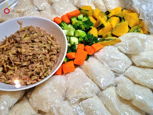 ภาพ No.202789:พิธีถวายภัตตาหารเป็นสังฆทาน แด่พระธรรมยาตรา ณ วัดพระธรรมกาย ตำบลคลองสาม อำเภอคลองหลวง จังหวัดปทุมธานี ในโครงการธรรมยาตรา กตัญญูบูชา มหาปูชนียาจารย์ พระมงคลเทพมุนี(สด จนฺทสโร) พระผู้ปราบมาร อนุสรณ์สถาน 7 แห่ง ปีที่ 13 วันที่ 28 มกราคม พ.ศ. 2568