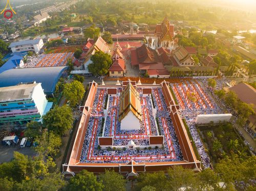 ภาพ No.116146:พิธีตักบาตรพระธรรมยาตรา ณ อนุสรณ์สถานลำดับที่ 4 สถานที่เกิดด้วยกายธรรม วัดโบสถ์(บน) จ.นนทบุรี วันที่ 21 มกราคม พ.ศ. 2567