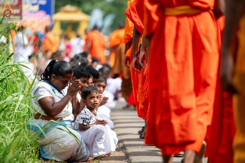 ภาพ No.139965:PhotoStory มหาศรัทธา ธรรมยาตราศรีลังกา EP.2 พิธีเปิดโครงการสยาม-ลังกา ธรรมยาตรา ฉลองเทศกาลวิสาขบูชาแห่งชาติ ศรีลังกา บูชาธรรม 80 ปีหลวงพ่อธัมมชโย เมื่อวันที่ 17 พฤษภาคม พ.ศ. 2567