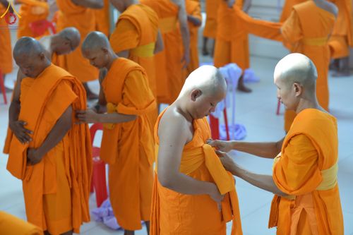 ภาพ No.199776:โครงการอุปสมบทหมู่บูชาธรรม 116 ปี คุณยายอาจารย์มหารัตนอุบาสิกาจันทร์ ขนนกยูง โครงการอุปสมบทหมู่ธรรมทายาท ระดับอุดมศึกษา รุ่นที่ 51 ภาคฤดูหนาว  ณ โบสถ์พระไตรปิฏก วัดพระธรรมกาย จ.ปทุมธานี  วันที่ 11 มกราคม พ.ศ. 2568 โดยมีพระครูปลัดรัตนวีรวัฒน์ เจ้าอาวาสวัด