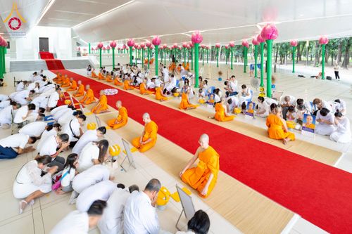 ภาพ No.256291:วันที่ 4 ตุลาคม พ.ศ. 2568 พิธีบรรพชาอุปสมบท  โครงการอุปสมบทหมู่บูชาธรรม 141 ปี  พระมงคลเทพมุนี (สด จนฺทสโร) ณ โบสถ์พระไตรปิฏก วัดพระธรรมกาย จ.ปทุมธานี