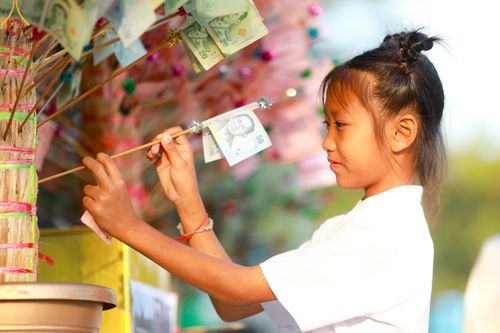 ภาพ No.112807:พิธีตักบาตรพระธรรมยาตราฯ ณ วัดสองพี่น้อง จ.สุพรรณบุรี วันที่ 15 มกราคม พ.ศ. 2567