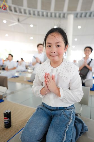 ภาพ No.143287:พิธีถวายภัตตาหารเพื่อเป็นกำลังแห่งการเข้าถึงธรรม ของพระภิกษุสามเณร วัดพระธรรมกาย วันเสาร์ที่ 6 กรกฏาคม พ.ศ. 2567 ณ หอฉันคุณยายอาจารย์ วัดพระธรรมกาย จ.ปทุมธานี