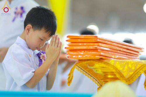 ภาพ No.215495:วันอาทิตย์ต้นเดือนที่ 6 เมษายน พ.ศ. 2568 ขบวนอัญเชิญผ้าป่าสมทบ มหาสังฆทาน 40,000 กว่าวัดทั่วประเทศ ณ สภาธรรมกายสากล วัดพระธรรมกาย