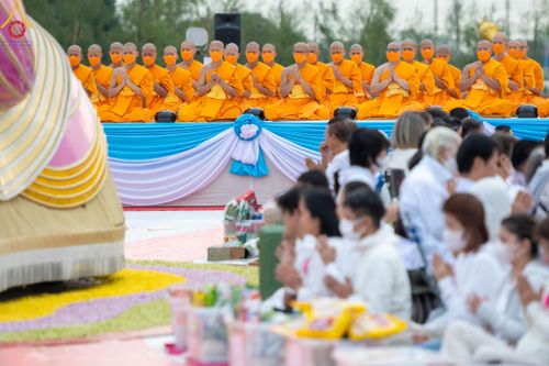 ภาพ No.118572:พิธีตักบาตรพระธรรมยาตรา ปีที่ 12 ณ อนุสรณ์สถานลำดับที่ 5 สถานที่เผยแผ่วิชชาธรรมกายครั้งแรก อนุสรณ์สถานบางปลา จ.นครปฐม วันที่ 25 มกราคม พ.ศ. 2567
