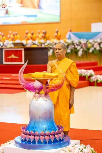 ภาพ No.277587:วันอาทิตย์ต้นเดือนที่ 7 ธันวาคม พ.ศ.2568 พิธีทอดผ้าป่าต้นสมบัติจักรพรรดิ ณ สภาธรรมกายสากล วัดพระธรรมกาย