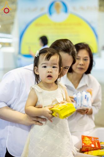 ภาพ No.223447:วันวิสาขบูชา วันอาทิตย์ที่ 11 พฤษภาคม พ.ศ. 2568 พิธีตักบาตร และปฎิบัติธรรม ณ สภาธรรมกายสากล วัดพระธรรมกาย