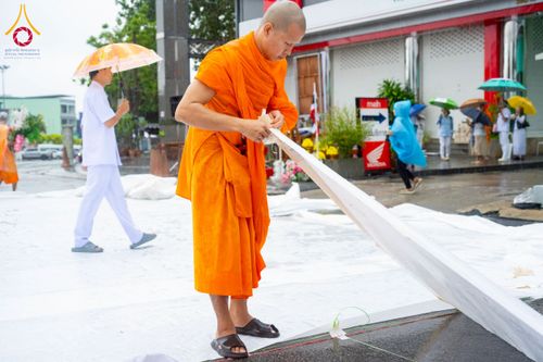 ภาพ No.226184:วันอาทิตย์ที่ 25 พฤษภาคม พ.ศ. 2568 พิธีตักบาตรพระ 1,000 รูปเมืองตรัง ครบรอบ 110 ปี เมืองทับเที่ยง ถวายเป็นพุทธบูชา ถวายเป็นพระราชกุศลแด่รัชกาลที่ 10 และอุทิศส่วนกุศลแด่อดีตเจ้าเมืองตรัง และบรรพบุรุษ ณ บริเวณหน้าศาลากลางจังหวัดตรัง ถนนพระราม 6