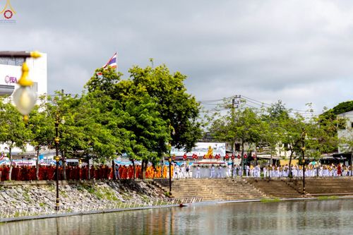 ภาพ No.239281:วันอาทิตย์ที่ 17 สิงหาคม พ.ศ. 2568 พิธีอัญเชิญรูปเหมือนพระมงคลเทพมุนี (สด จันทสโร) ณ ศาลากลางจังหวัดเลย ถึงลานพญานาค สวนสาธารณะกุดป่อง อ.เมือง จ.เลย