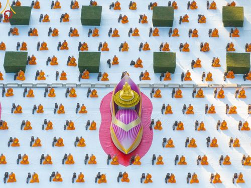 ภาพ No.187031:พระธรรมยาตราปฏิบัติธรรม และถ่ายภาพหมู่ประวัติศาสตร์ ปีที่ 13 ณ ลานทิศตะวันออก มหาวิหารพระมงคลเทพมุนี วัดพระธรรมกาย จ.ปทุมธานี วันเสาร์ที่ 28 ธันวาคม พ.ศ. 2567