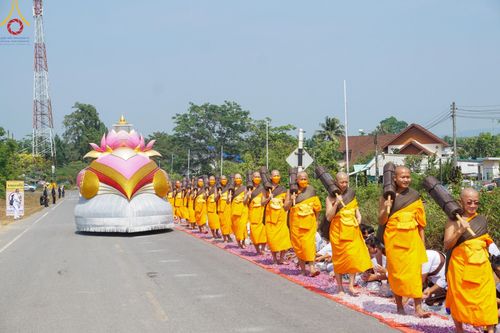 ภาพ No.129109:พระธรรมยาตราเดินธรรมยาตรา ณ ชุมชนรอบศูนย์ปฏิบัติธรรมภาคใต้ อ.บางกล่ำ จ.สงขลา วันที่ 10 มีนาคม พ.ศ. 2567