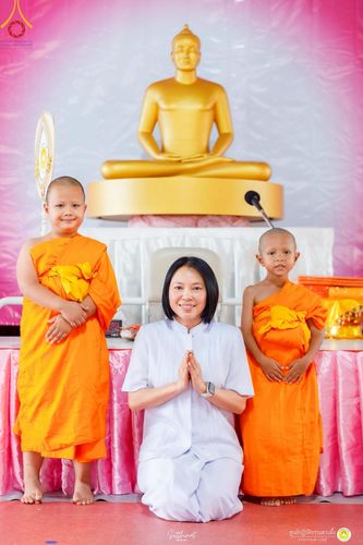 ภาพ No.216059:วันพฤหัสบดีที่ 3 เมษายน พ.ศ. 2568 พิธีบรรพชาสามเณร ภาคฤดูร้อน รุ่นที่ 15  บูชาธรรมหลวงพ่อธัมมชโย 81 ปี 81 รูป ณ ศูนย์ปฏิบัติธรรมสวนผึ้ง จ.ราชบุรี