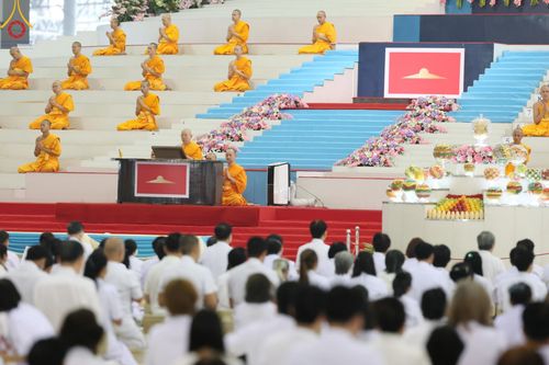 ภาพ No.205961:พิธีตักบาตร และ พิธีบูชาข้าวพระ ในวันอาทิตย์ต้นเดือน 2 กุมภาพันธ์ พ.ศ. 2568 ณ สภาธรรมกายสากล วัดพระธรรมกาย