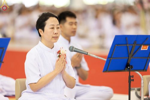 ภาพ No.151269:พิธีบูชาข้าวพระ ในวันอาทิตย์ต้นเดือน วันที่ 1 กันยายน พ.ศ. 2567 ณ สภาธรรมกายสากล วัดพระธรรมกาย