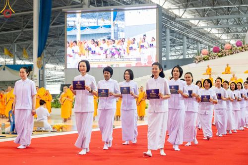 ภาพ No.153302:พิธีมุทิตาสักการะ พระภิกษุ-สามเณร ผู้สอบไล่ได้เปรียญธรรม ประโยค 1-2 ถึงประโยค ป.ธ.9 และบาลีศึกษา ประโยค1-2 ถึง บ.ศ.9 , พิธีมอบดวงแก้วสามเณรผู้ทรงบาลีไวยากรณ์ วัดพระธรรมกาย และ ศูนย์ส่งเสริมศีลธรรมในประเทศและต่างประเทศ วันอาทิตย์ที่ 8 กันยายน พ.ศ.2567