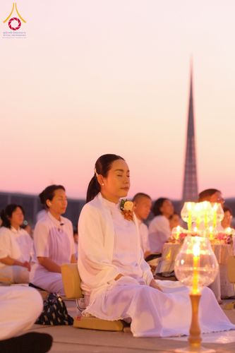 ภาพ No.307222:วันที่ 31 มกราคม พ.ศ. 2569  พิธีจุดประทีปธรรมถวายเป็นพุทธบูชา  และบูชาธรรมมหาปูชนียาจารย์ (ภาพชุดที่ 1) ณ วัดพระธรรมกาย ปทุมธานี ในโครงการธรรมยาตรา กตัญญูบูชา มหาปูชนียาจารย์ พระมงคลเทพมุนี(สด จนฺทสโร) พระผู้ปราบมาร อนุสรณ์สถาน 7 แห่ง ปีที่ 14