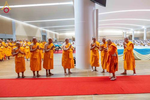 ภาพ No.310619:วันอาทิตย์ที่ 22 กุมภาพันธ์ พ.ศ. 2569 พิธีมุทิตาสักการะในโอกาสอายุวัฒนะมงคล 80 ปี พระพรหมวชิรปัญญาจารย์ (ทองดี สุรเตโช ป.ธ.9) ณ ห้องแก้วสารพัดนึก 2 วัดพระธรรมกาย จ.ปทุมธานี