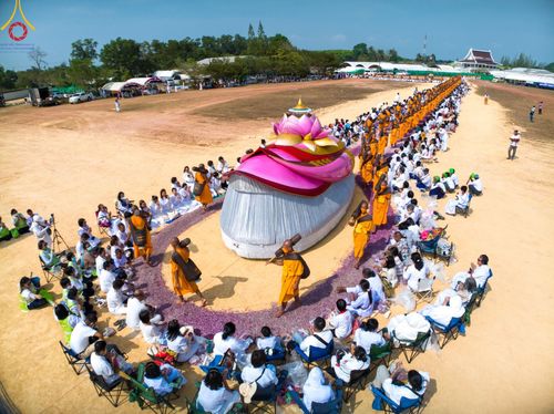 ภาพ No.129191:พระธรรมยาตราเดินธรรมยาตรา ณ ชุมชนรอบศูนย์ปฏิบัติธรรมภาคใต้ อ.บางกล่ำ จ.สงขลา วันที่ 10 มีนาคม พ.ศ. 2567