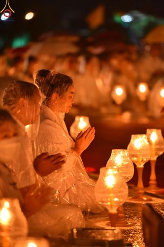 ภาพ No.118372:พิธีจุดประทีปถวายเป็นพุทธบูชา และบูชาธรรมมหาปูชนียาจารย์ พระมงคลเทพมุนี(สด จนฺทสโร) วันที่ 24 มกราคม พ.ศ. 2567 ณ อนุสรณ์สถานบางปลา อ.บางเลน จ.นครปฐม