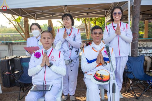 ภาพ No.198910:V.50 สารพัดV สารพัดดี ที่ธรรมยาตรา ในโครงการธรรมยาตรา กตัญญูบูชา มหาปูชนียาจารย์ พระมงคลเทพมุนี(สด จนฺทสโร) พระผู้ปราบมาร อนุสรณ์สถาน 7 แห่ง ปีที่ 13 ระหว่างวันที่ 2-31 มกราคม พ.ศ. 2568