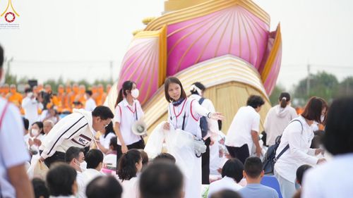 ภาพ No.119575:V.18 ทันทีม การเตรียมงาน เก็บงาน การรับบุญของเจ้าหน้าที่หน่วยงานต่างๆ เพื่อโครงการธรรมยาตรา กตัญญูบูชามหาปูชนียาจารย์ พระมงคลเทพมุนี (สด จนฺทสโร) พระผู้ปราบมาร อนุสรณ์สถาน 7 แห่ง ปีที่ 12 ระหว่างวันที่ 2 - 31 มกราคม พ.ศ.2567