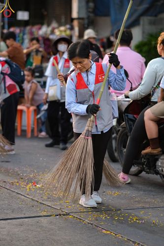 ภาพ No.191591:V.49 สารพัดV สารพัดดี ที่ธรรมยาตรา ในโครงการธรรมยาตรา กตัญญูบูชา มหาปูชนียาจารย์ พระมงคลเทพมุนี(สด จนฺทสโร) พระผู้ปราบมาร อนุสรณ์สถาน 7 แห่ง ปีที่ 13 ระหว่างวันที่ 2-31 มกราคม พ.ศ. 2568