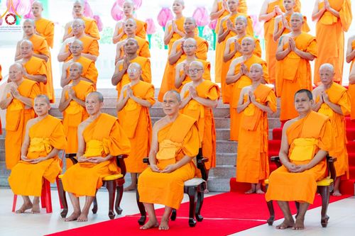 ภาพ No.141521:พิธีบรรพชาอุปสมบท โครงการอุปสมบทหมู่รุ่นผู้บริหาร รุ่นที่ 14 โครงการอุปสมบทหมู่ธรรมทายาท ระดับอุดมศึกษา รุ่นที่ 51 ภาคฤดูฝน ณ โบสถ์พระไตรปิฎก วัดพระธรรมกาย ในวันเสาร์ที่ 15 มิถุนายน พ.ศ. 2567