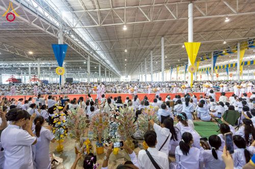 ภาพ No.264610:วันอาทิตย์ที่ 2 พฤศจิกายน พ.ศ. 2568 พิธีทอดกฐินสามัคคี ณ สภาธรรมกายสากล วัดพระธรรมกาย