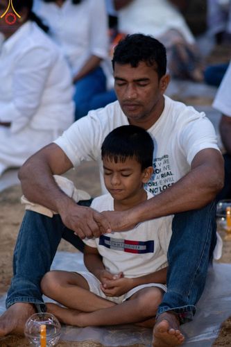 ภาพ No.141235:PhotoStory มหาศรัทธา ธรรมยาตราศรีลังกา EP.6 พิธีจุดวิสาขประทีป 6 วัด ถวายเป็น พุทธบูชา  โครงการสยาม-ลังกา ธรรมยาตรา  ฉลองเทศกาลวิสาขบูชาแห่งชาติ ศรีลังกา  บูชาธรรม 80 ปี หลวงพ่อธัมมชโย วันที่ 16 พฤษภาคม พ.ศ. 2567